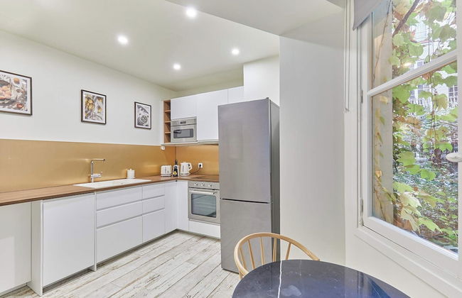 Amazing Apartment in the Center of Paris - Photo 9