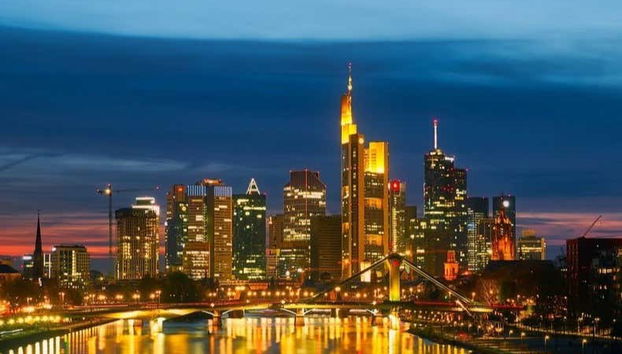 Cai a noite em Frankfurt