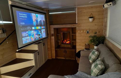 Couple’s retreat in Tiny Home w soaking tub/beach - Foto 19