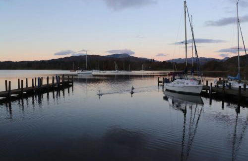 Brand New - Contemporary - 2 Bedroom - 2 Bathroom - Spacious Apartment - Lake Views - Foto 41