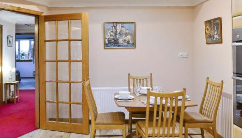 Eilean Donan - Photo 4