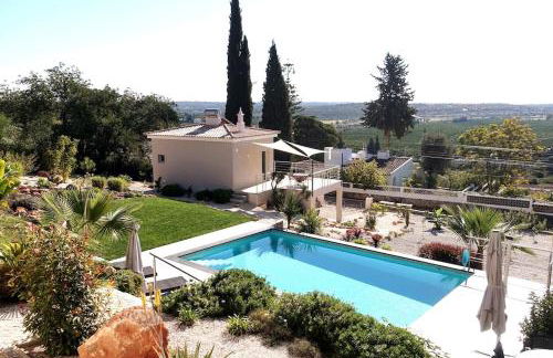 Villa Girassol met zwembad - Foto 1