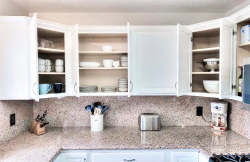 Beachside Bliss Spacious 3BR Retreat, Steps to Ocean - Foto 8