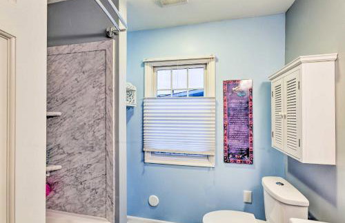 Elegant Stone Cottage Steps to Crystal Lake Beach - Foto 15