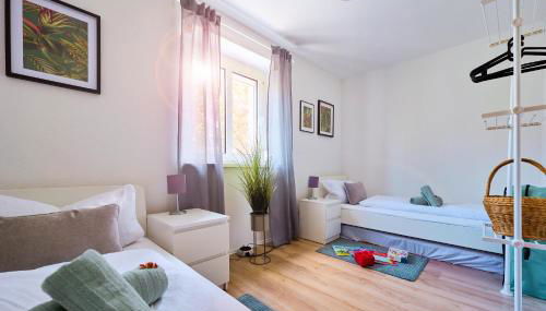 Praktisch&Zentral für Gruppen und Firmen-3 Schlafzimmer- 6 Personen-Parkplatz-Balkon-Stadtmitte-schnelles WLAN - Foto 2