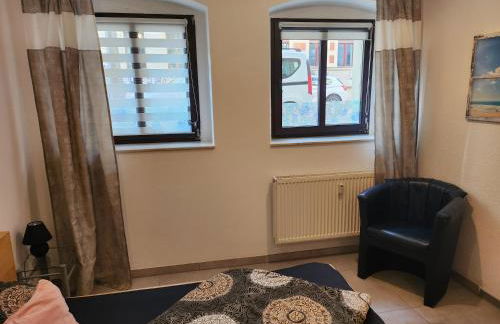 Halle, Bestes in Preis- Leistung- Lage, City, EG, 84 qm, SD, 1- 3 Doppelzimmer, extra für sie kostenlose TV Lounge extra Küche u Bad bis 6 Personen - Foto 17