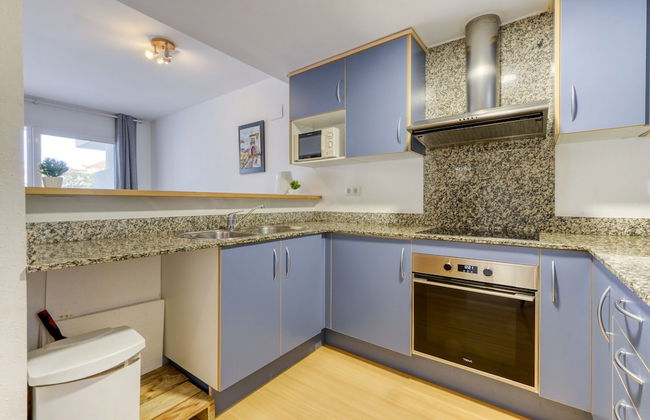 Apartment in Roses Near Sandy Beach - Photo 7