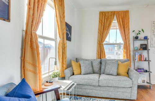 Walk to Beach Family Home with Patio in Galveston - Foto 4