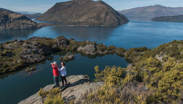 Contemplando o lago Wanaka