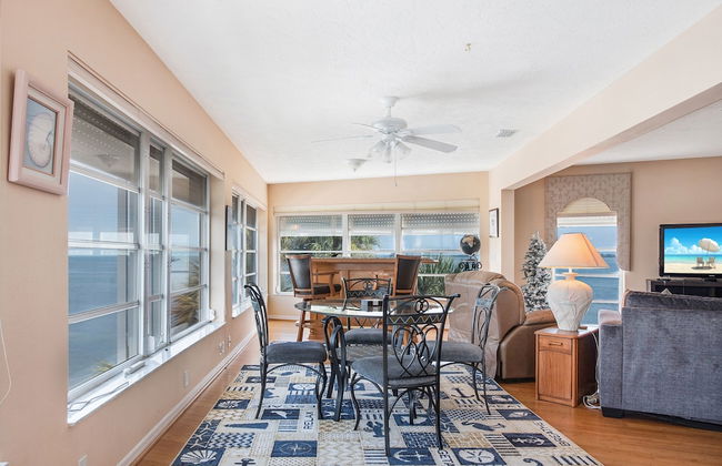 232 South Harbor Upstairs 3 Bedroom Apts by RedAwning - Photo 25