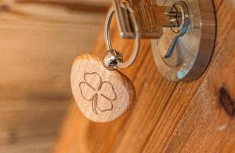 Luxus Chalet im Allgäu - Zirbenholz Schlafzimmer - Terrasse mit Bergblick - Infrarotkabine - Foto 43