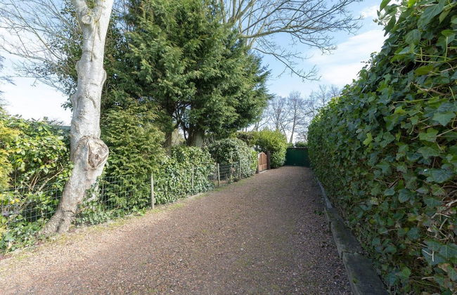 Modern Holiday Home With Large Garden - Foto 13