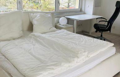 Ganzes Haus nahe Messe und nur 15 Min Zentrum-Hannover - including parking - WLAN - komplett ausgestattet - 3 Schlafräume - Whole Guest House near Fair - and only 15 Min Centre of Hannover - 3 bed rooms - highWLAN - with working places - garden - Foto 16