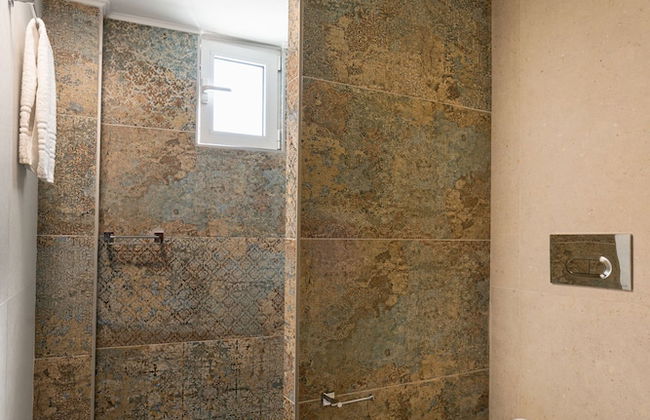 Superb Villa - Private Pool Jacuzzi Sauna Gym - Photo 27