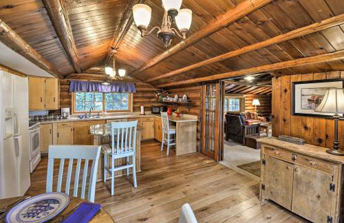 Wheelchair-Accessible Belfair Cabin w/ Patio! - Foto 12