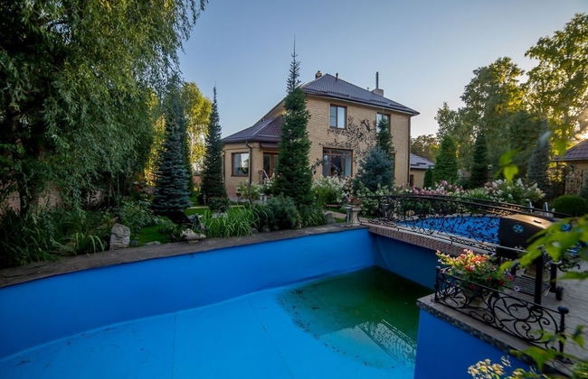 Lake house - Photo 1