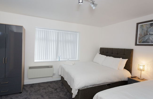 Live in Leeds Greenhill Bungalows - Photo 6