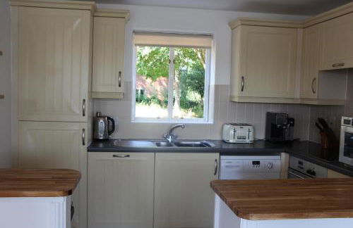 Coot Cottage - holiday house with fantastic lake views - Foto 23