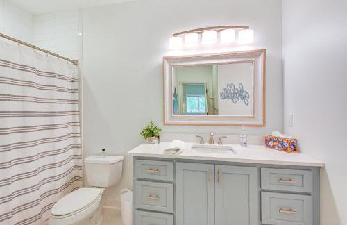 Spacious Lake Keowee Home Boat Slip and Pool Access - Foto 20