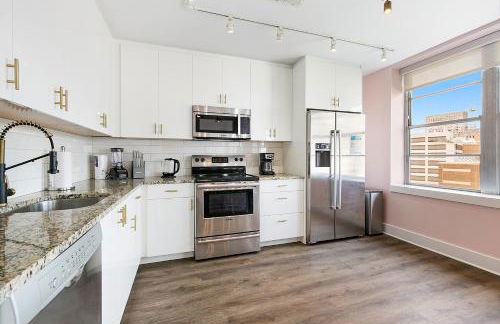 Modern Condos in California Building by Hosteeva - Foto 136