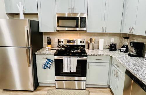 Apt 2 Bedrooms 2 Full Baths FREE Parking & FREE Laundry in Unit - Foto 13