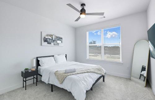 99 Modern 2B2B Near Stockyards, Resort Pool & Gym, 7M to Dickies Stadium, 15M to AT&T stadium - Foto 19