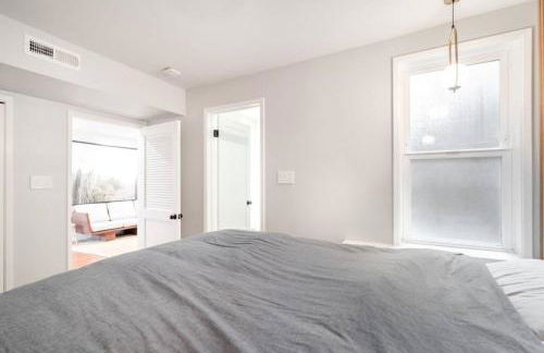 Charming Victorian Oasis with an Elegant and Spacious Haven - Foto 55