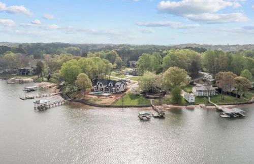Unique LKN Waterfront Home with Dock - Foto 2