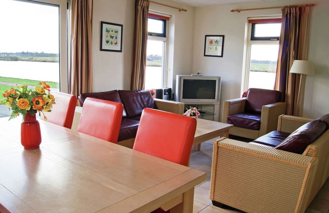 Chalet in Bergumermeer by the Canal - Foto 20