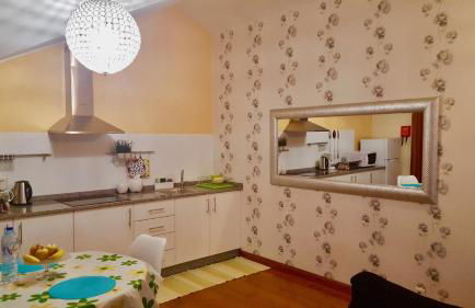 Pink House - Photo 11