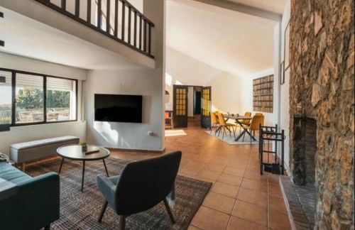 Casa acogedora con chimenea, piscina y vistas a la Sierra - Foto 1