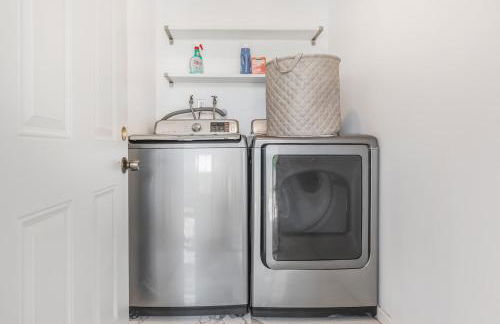 Serene Luxe Residence near Rose Bowl - Photo 28