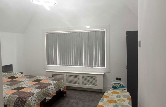 Charming 2-bed Apartment in Wolverhampton - Foto 2