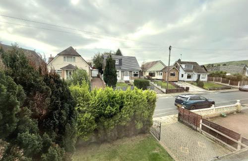 Serene 3-Bedroom Family Rochdale Home with Garden - Foto 35