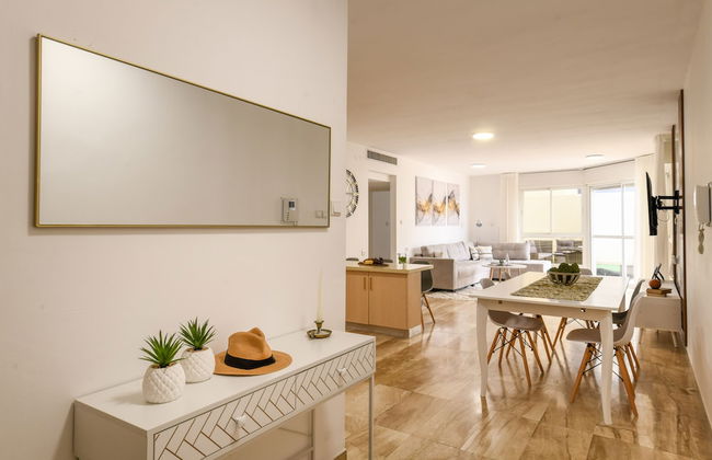 Seaside Escape with Private Patio by Sea N Rent - Foto 21