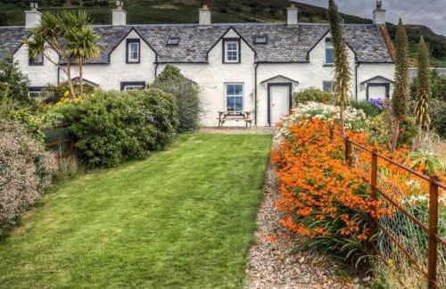 The Apostles - Photo 1