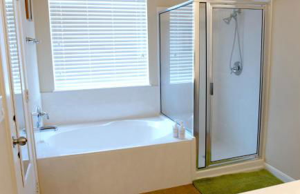 Stylish 3 Bedroom retreat near Downtown and Outlet - Foto 15