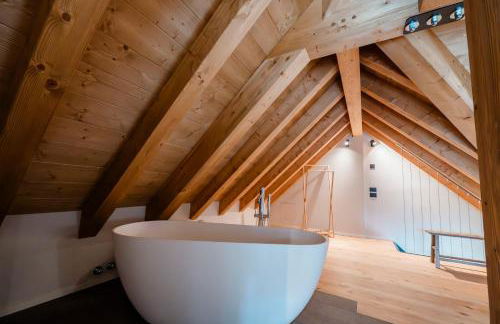 DALANIA MOUNTAIN APARTMENTS - Photo 17