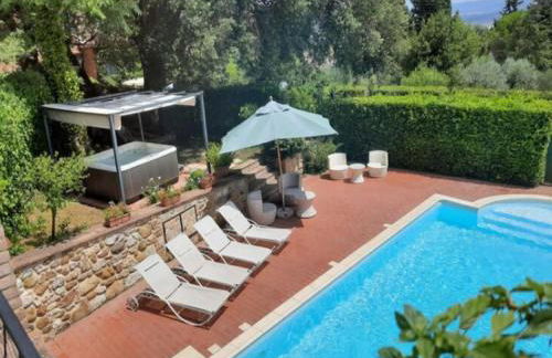 Holiday Home in Town Center with Pool, Garden, Hot Tub - Foto 60