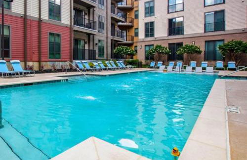 Serene 2BR Escape Midrise Living - Foto 18