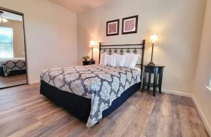 Pool view, 10 miles to Disney World, washer, dryer, kitchen, Wifi, two pools, ground level - Foto 21