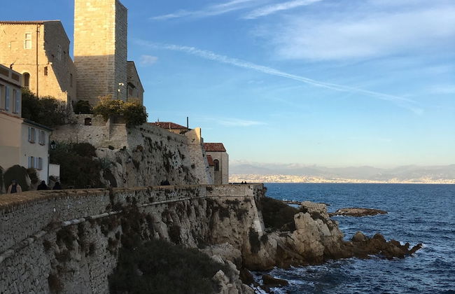 Picasso Apartments - Photo 25