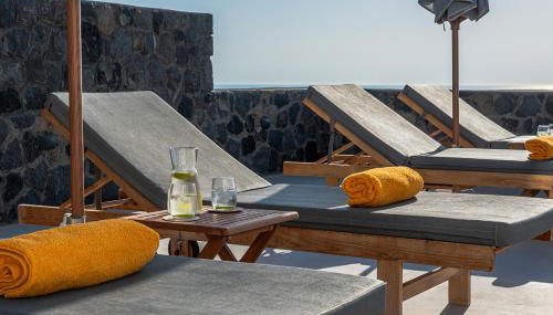Platies Luxury Apartments Santorini - Foto 3, sunbed