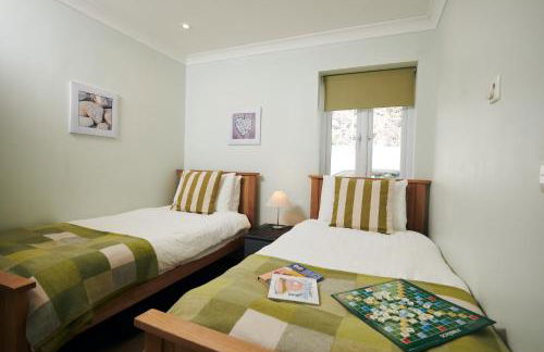 Cliff Haven "Dogs go free" - Photo 8