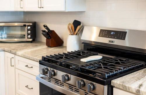 Lakefront Luxury at Stony Pointe - Foto 8