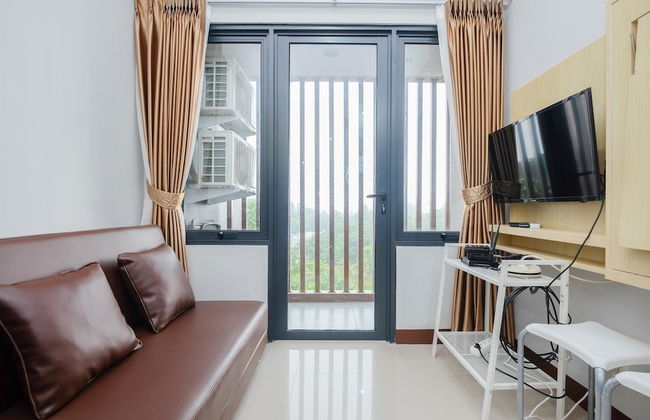 Comfort And Modern 2Br At Royal Heights Apartment - Foto 1