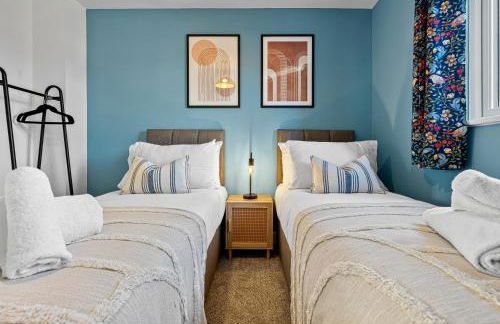 Stylish 4-Bedroom Townhouse with two large parking spaces and superfast Wi-Fi - Photo 27