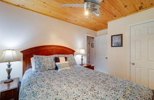 All-Season Retreat with Deck in Beech Mountain! - Foto 17