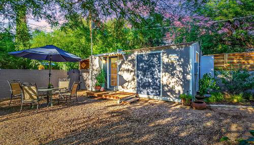 Cute Peaceful Tiny House Getaway w Backyard - Foto 1