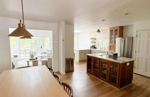 Downtown Sister Bay New Listing - Cardinal Retreat - Foto 1